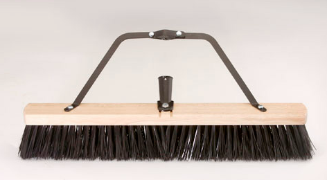 BVS-6024C BALAI BROSSE 24'' FIBRE RIGIDE ROUGE INCLUS ENTRECROISE ET MANCHE DE 60''