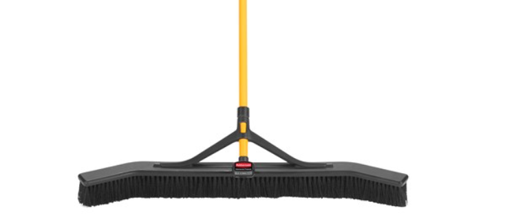 RUBBERMAID-2018728 BALAI 36'' EN POLYPROPYLENE À POUSSÉE AU CENTRE ''MAXIMISER''
